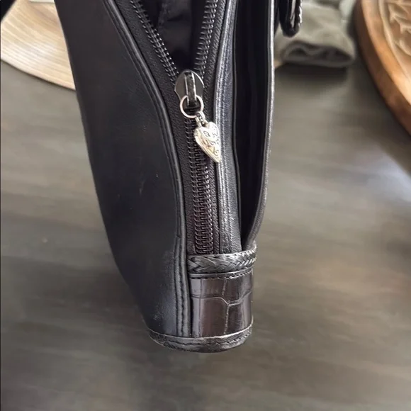 Brighton Black Croc-Embossed purse - Picture 12 of 12